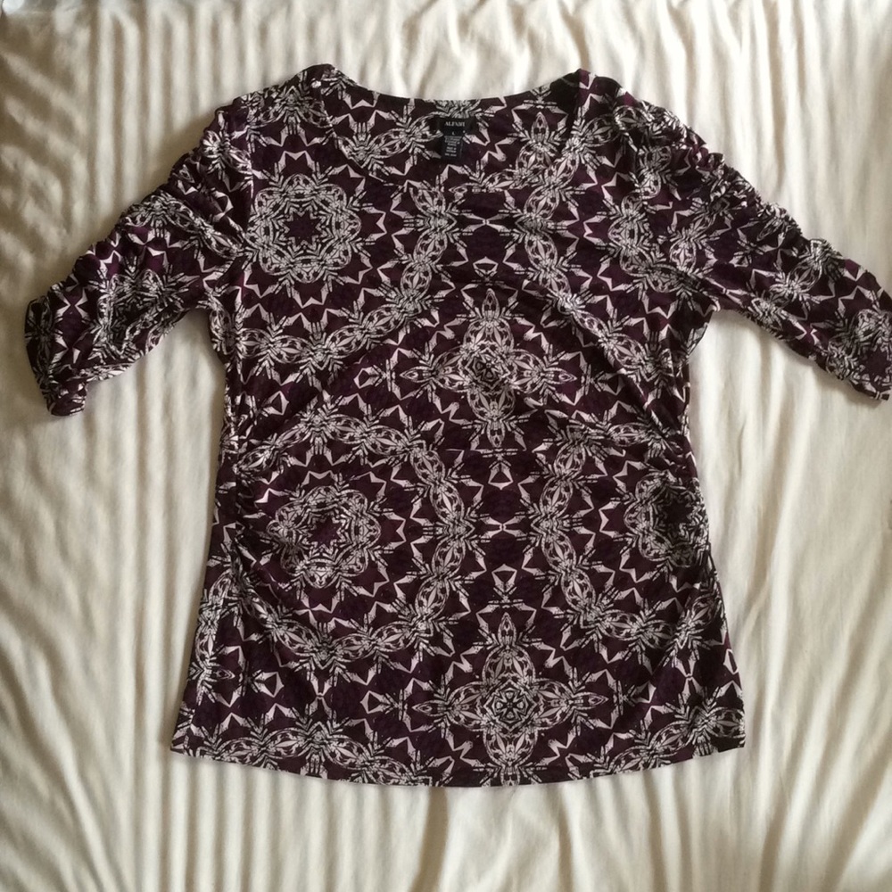 Alfani 3/4 sleeve maroon flower top